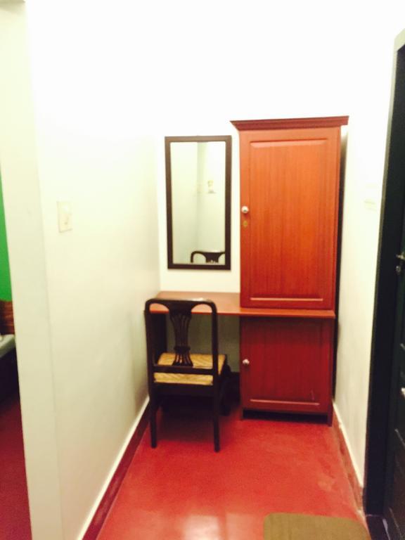 Bed and Breakfast Elphinstone Residency Коччи Номер фото
