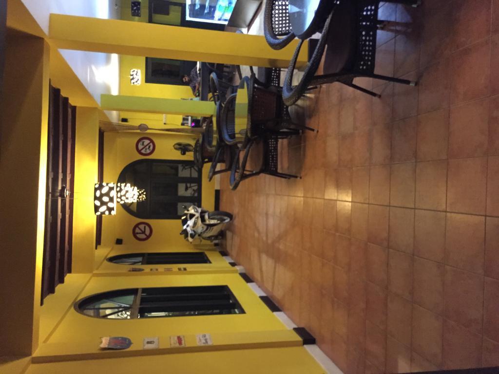 Bed and Breakfast Elphinstone Residency Коччи Экстерьер фото