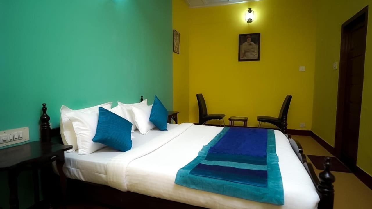 Bed and Breakfast Elphinstone Residency Коччи Экстерьер фото