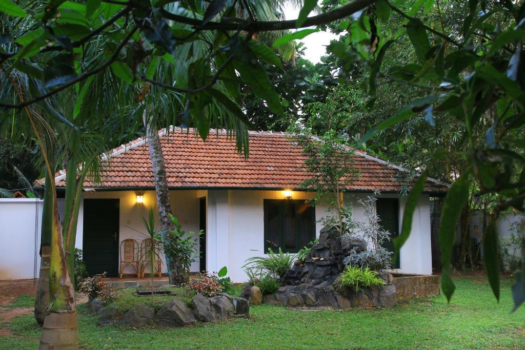 Bed and Breakfast Elphinstone Residency Коччи Экстерьер фото