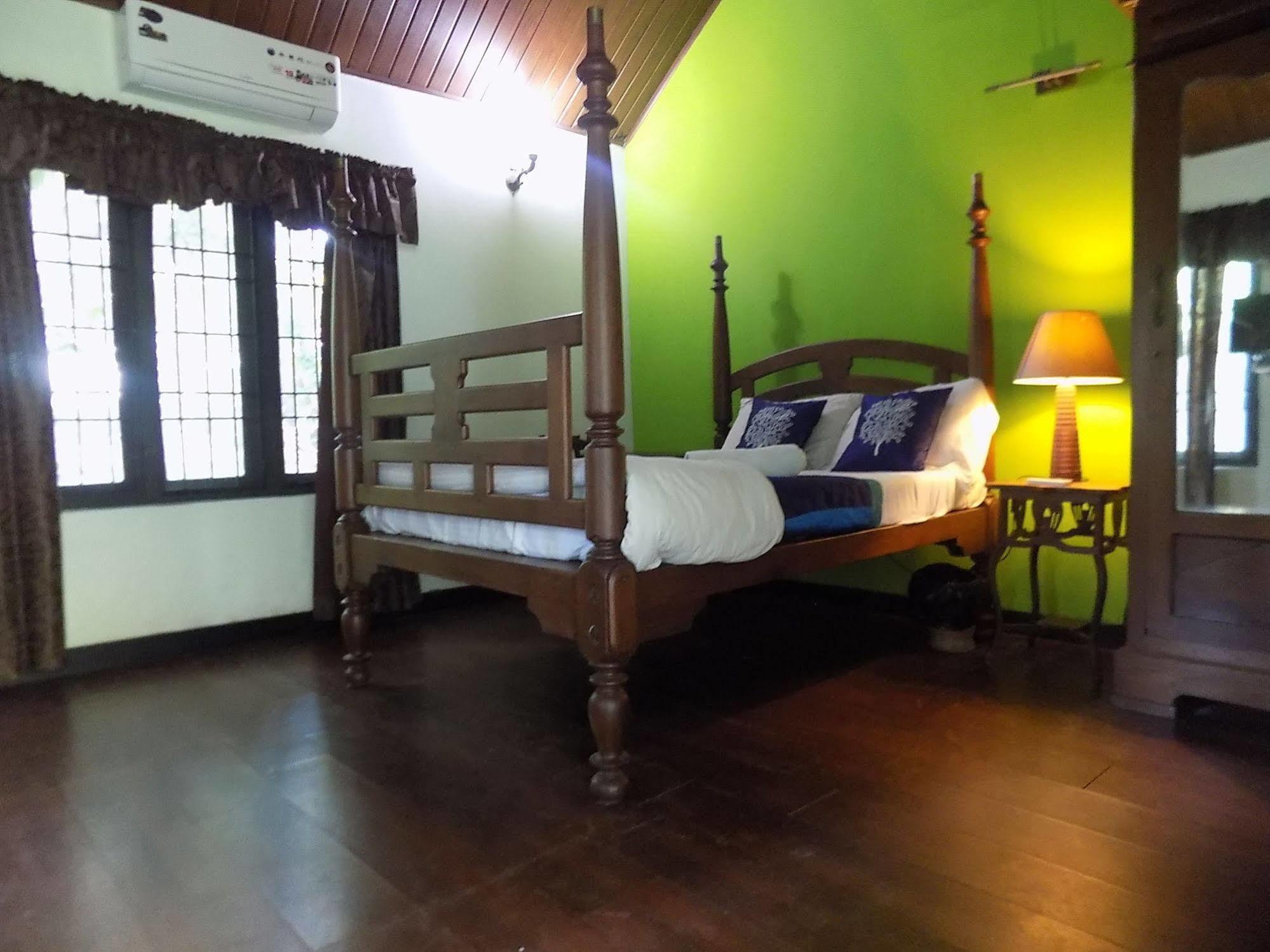 Bed and Breakfast Elphinstone Residency Коччи Экстерьер фото