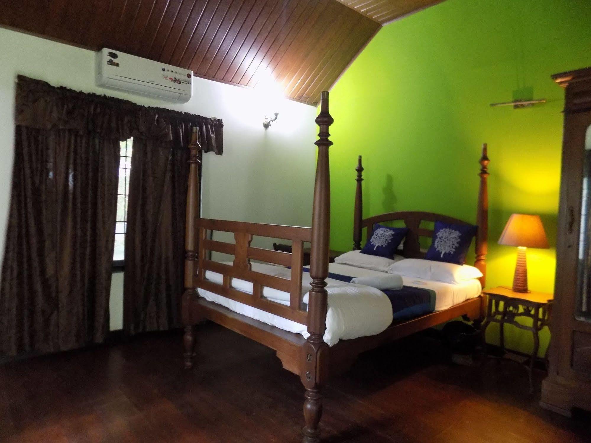 Bed and Breakfast Elphinstone Residency Коччи Экстерьер фото
