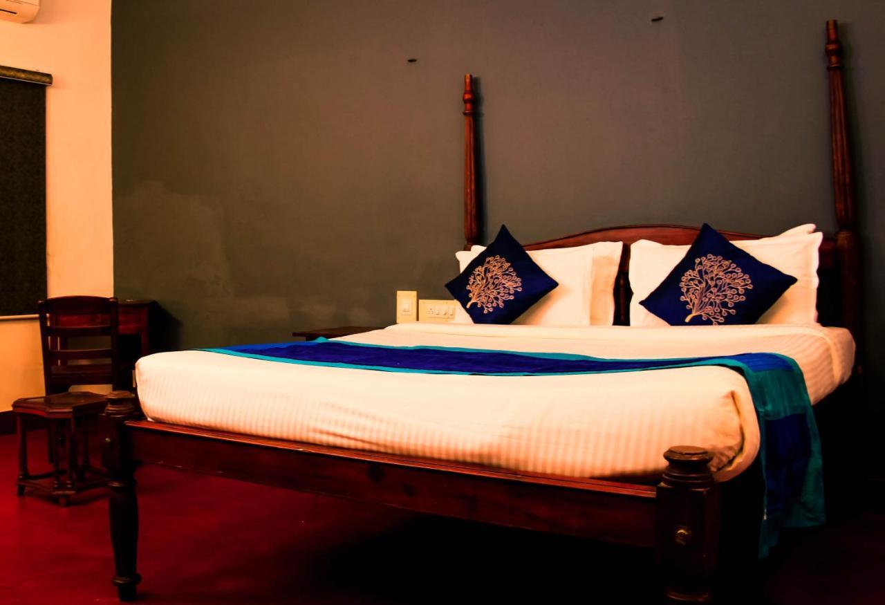 Bed and Breakfast Elphinstone Residency Коччи Экстерьер фото